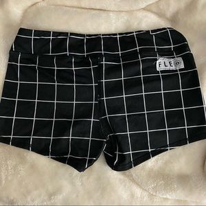 Fleo Shorts